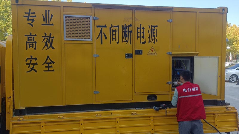 柞水柴油发电机组和UPS电源配合使用时，如何避免切换过程中的电力中断？